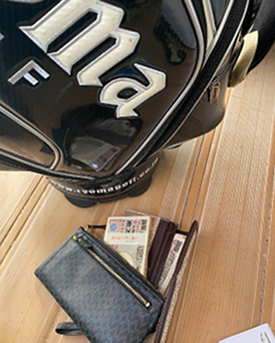 ゴルフバックからお金が出てきた例